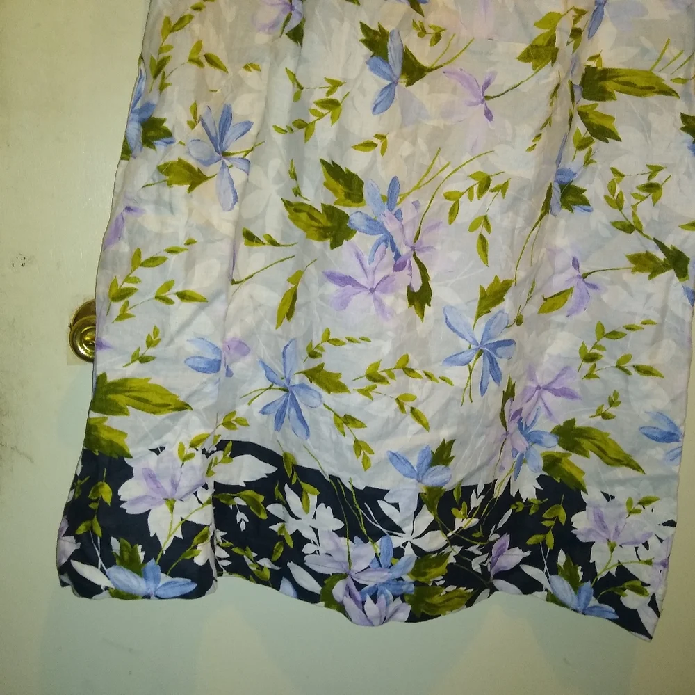 Dress. - Picture 3 of 3
